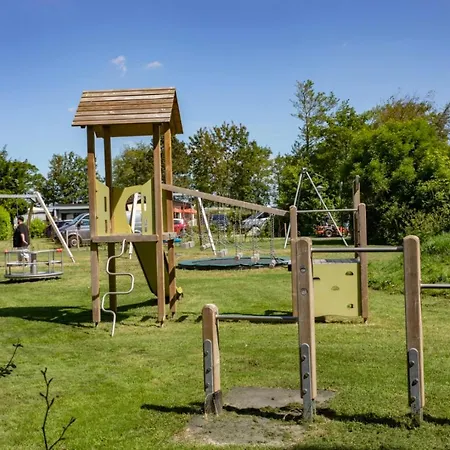 516 Op Recreatiepark De Wielen Feriehus Sint Maarten